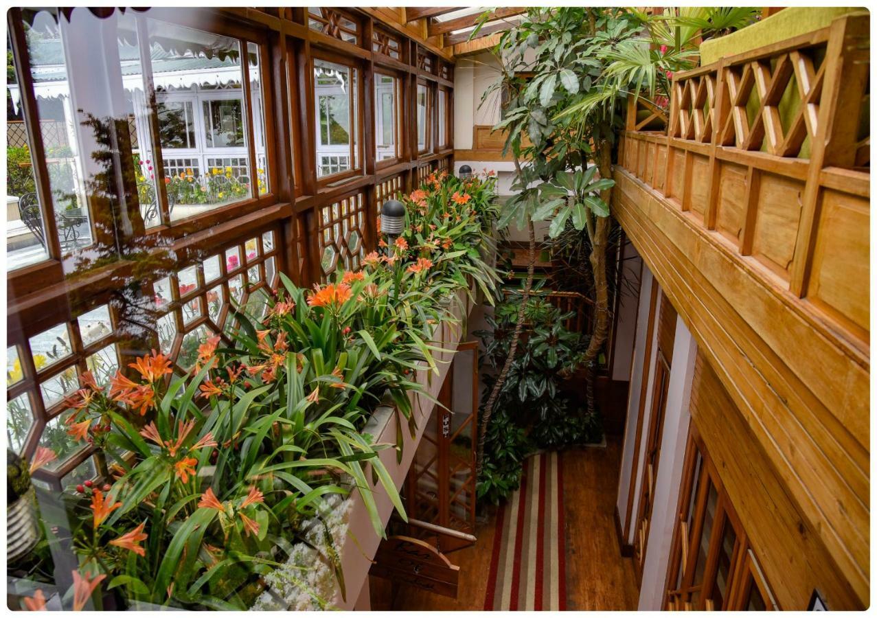 Cedar Inn Дарджилинг Экстерьер фото