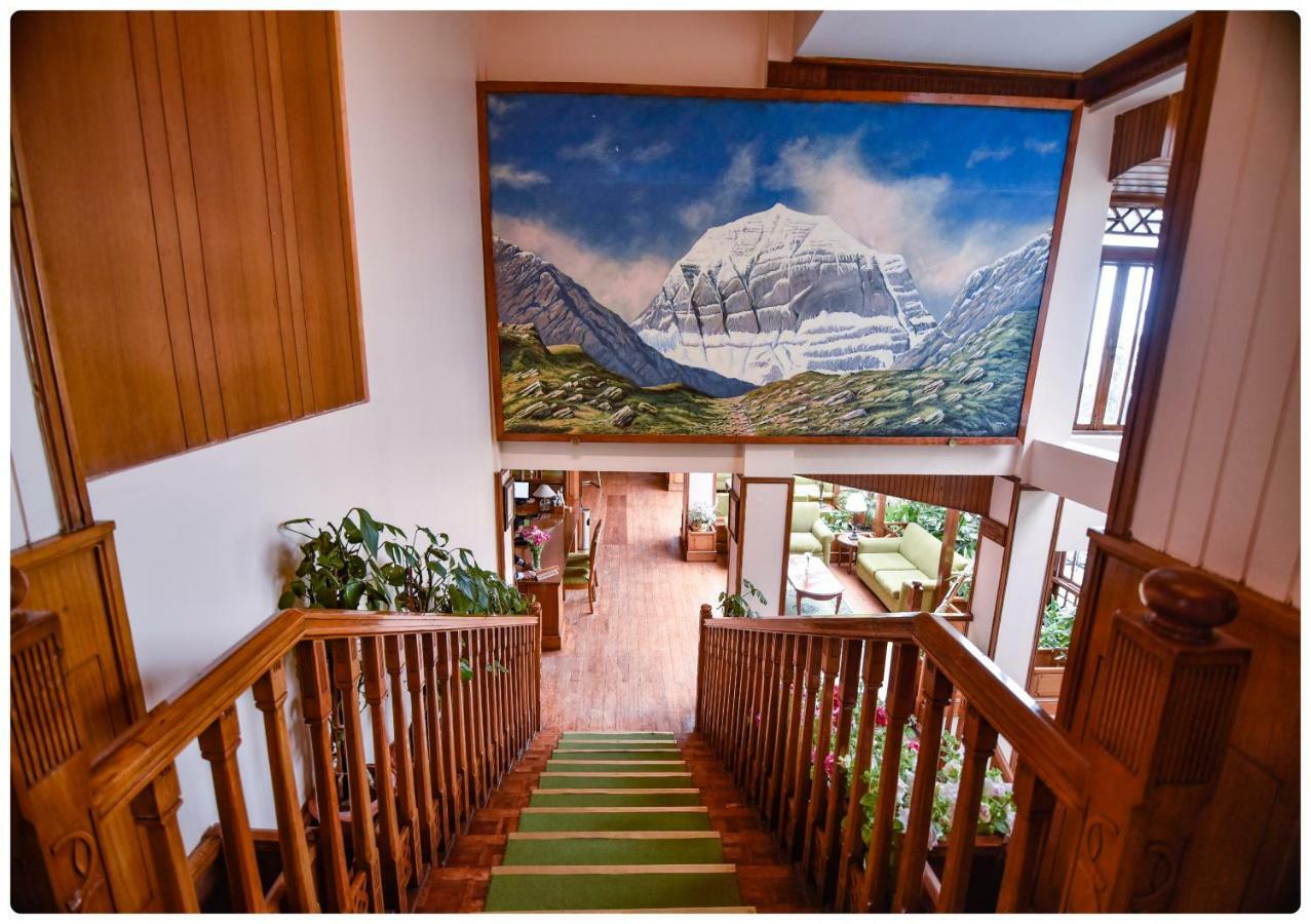 Cedar Inn Дарджилинг Экстерьер фото
