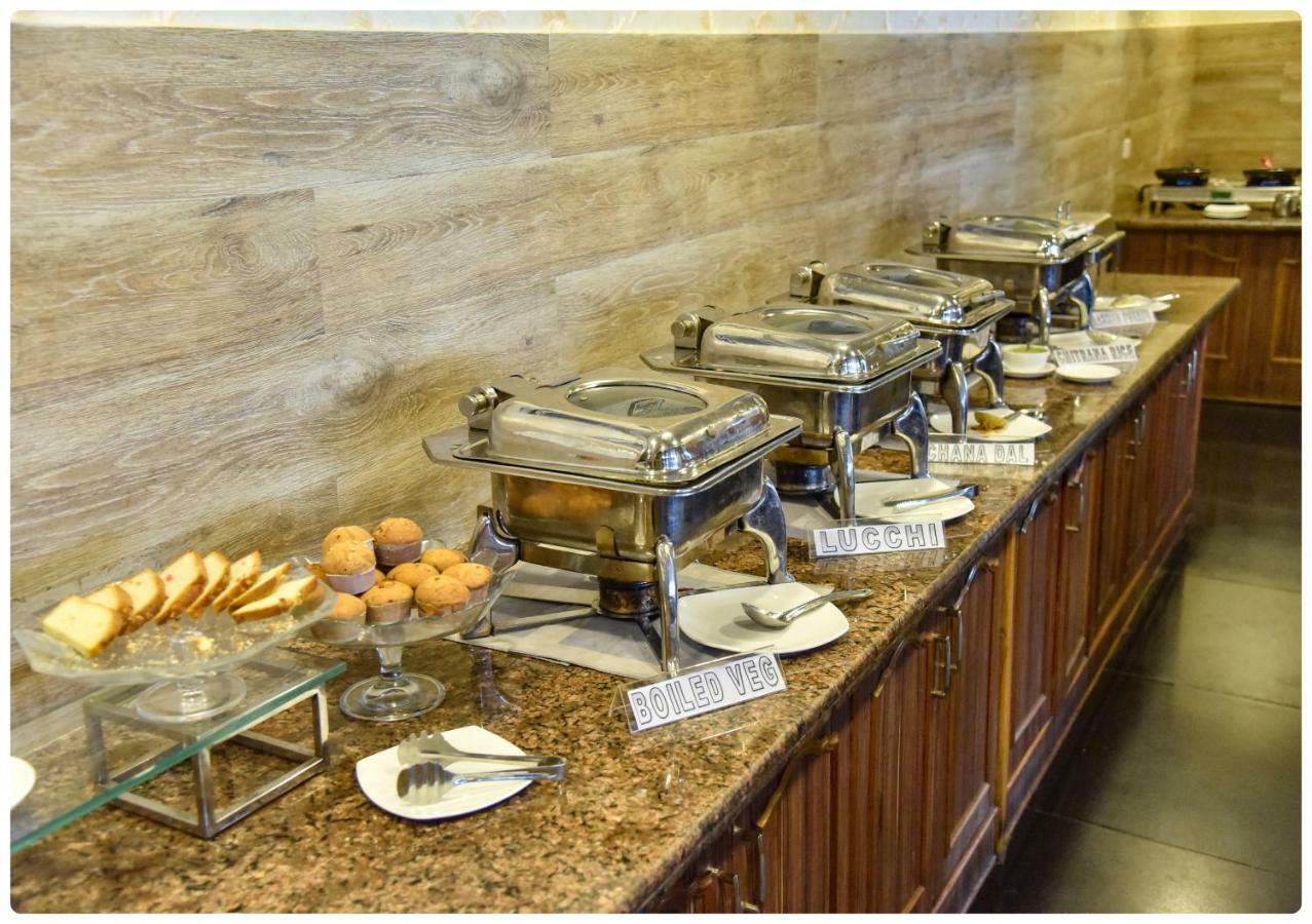 Cedar Inn Дарджилинг Экстерьер фото