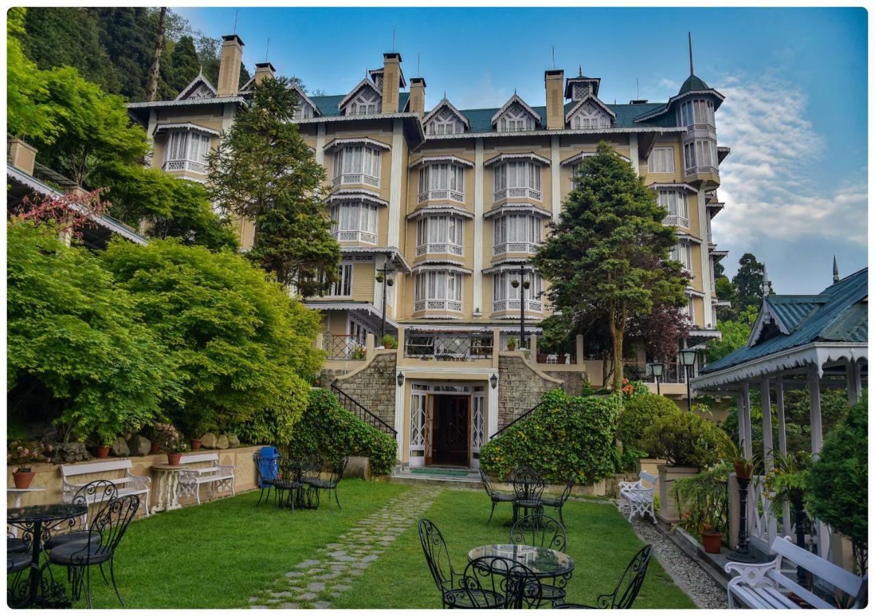 Cedar Inn Дарджилинг Экстерьер фото