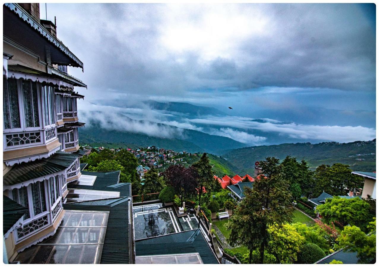 Cedar Inn Дарджилинг Экстерьер фото