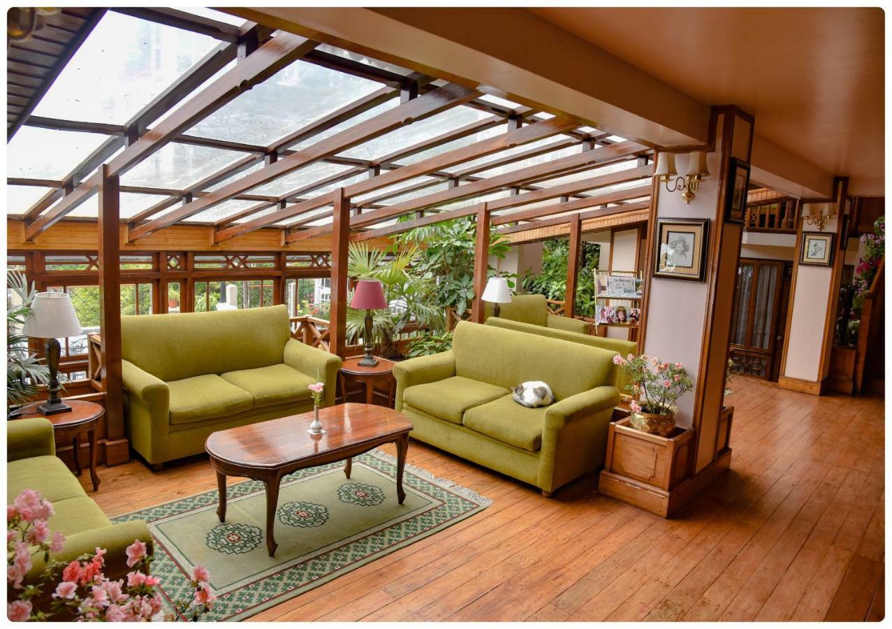 Cedar Inn Дарджилинг Экстерьер фото